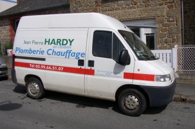 foto van een busje van een loodgieter in Dinard (Frankrijk)