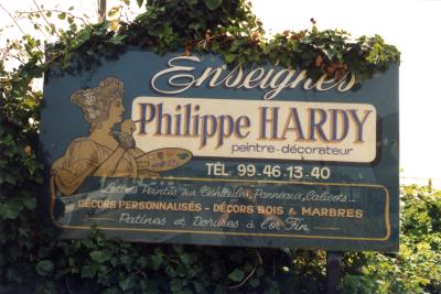 Reclamebord voor een schilder van reclames in Dinard (Frankrijk) in augustus 2001)