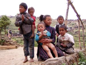 Groepje kinderen in Syabru.